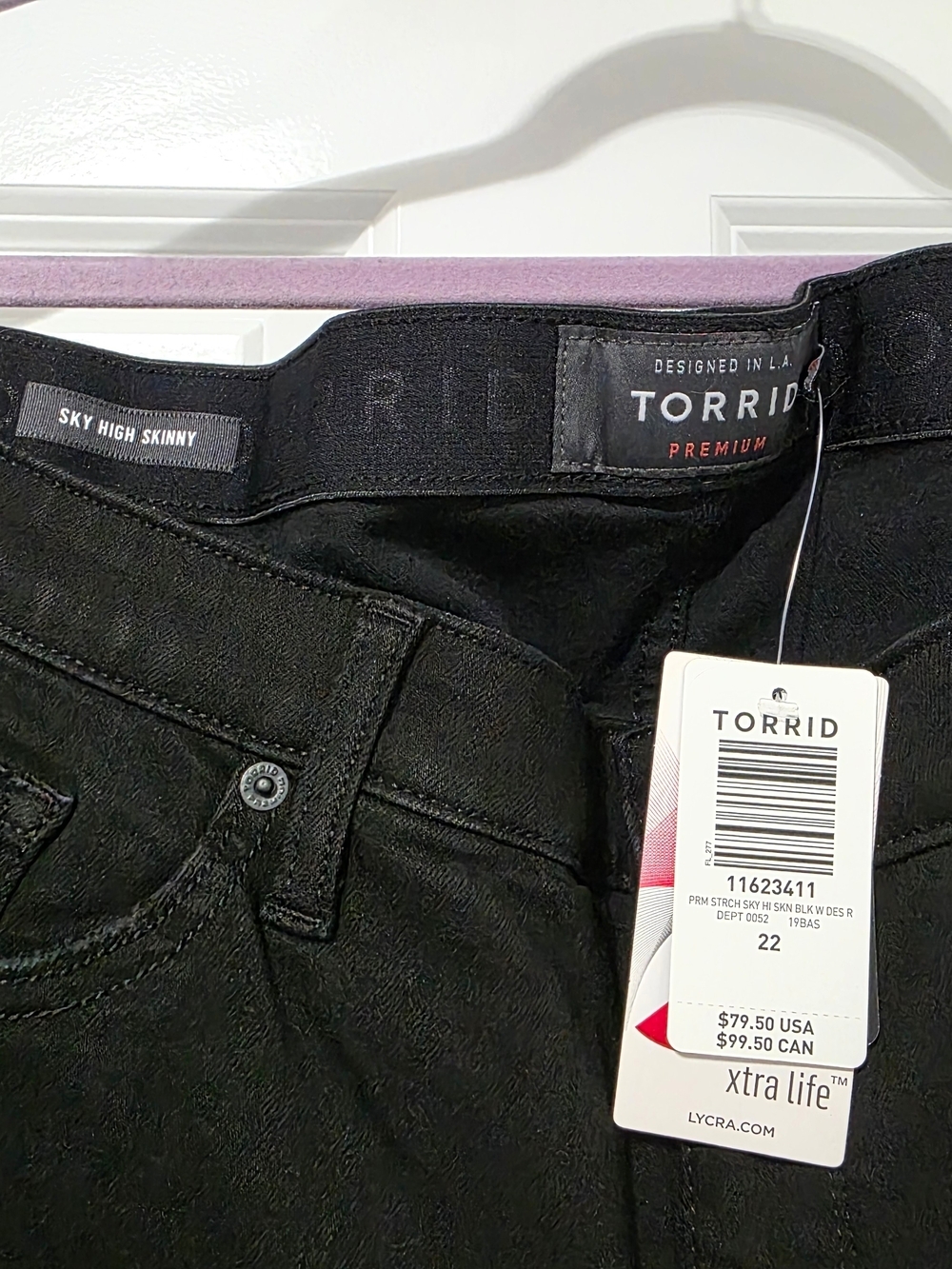 Torrid Sky High Skinny Black Distressed Skinny Jeans NWT - Picture 4 of 6